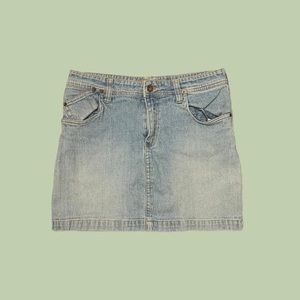 ⛅️vintage low rise DC shoes denim skirt